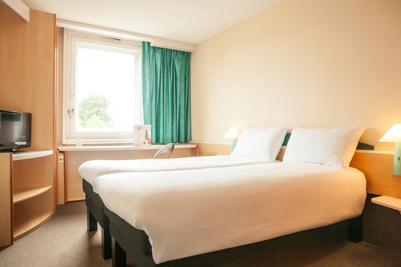 Ibis Lyon Est Hotel 3*