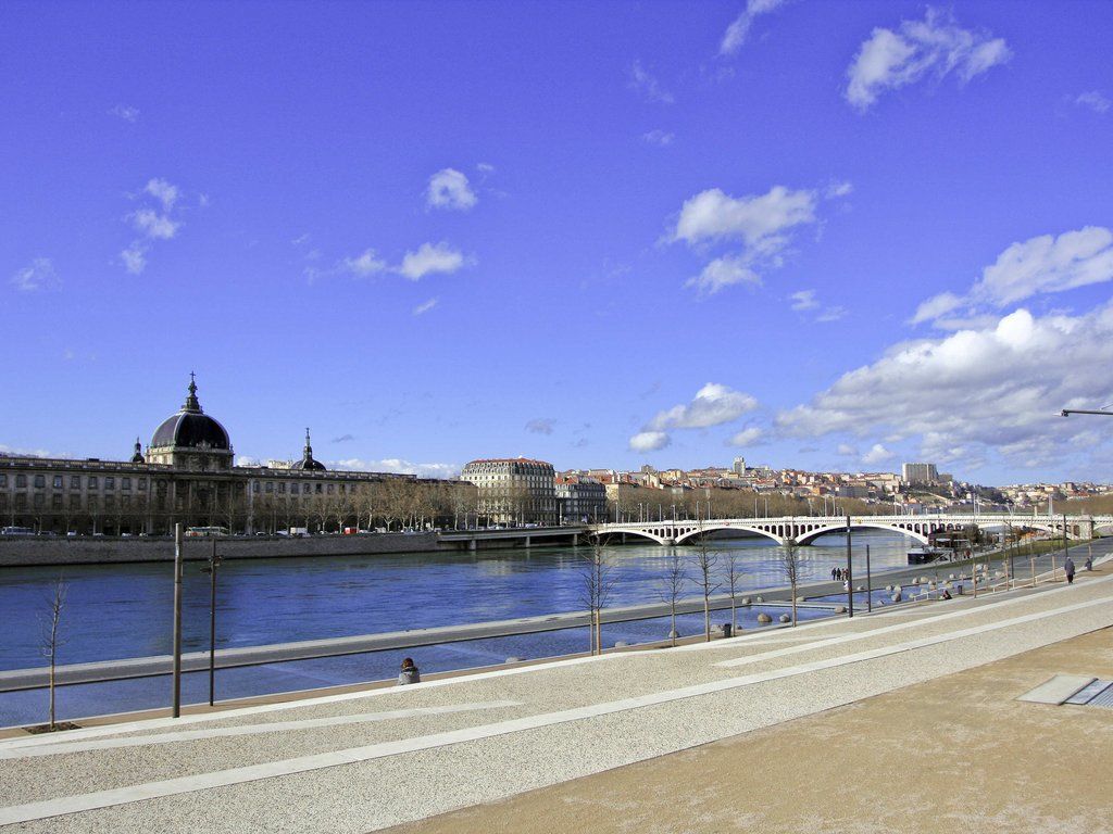 Ibis Lyon Est