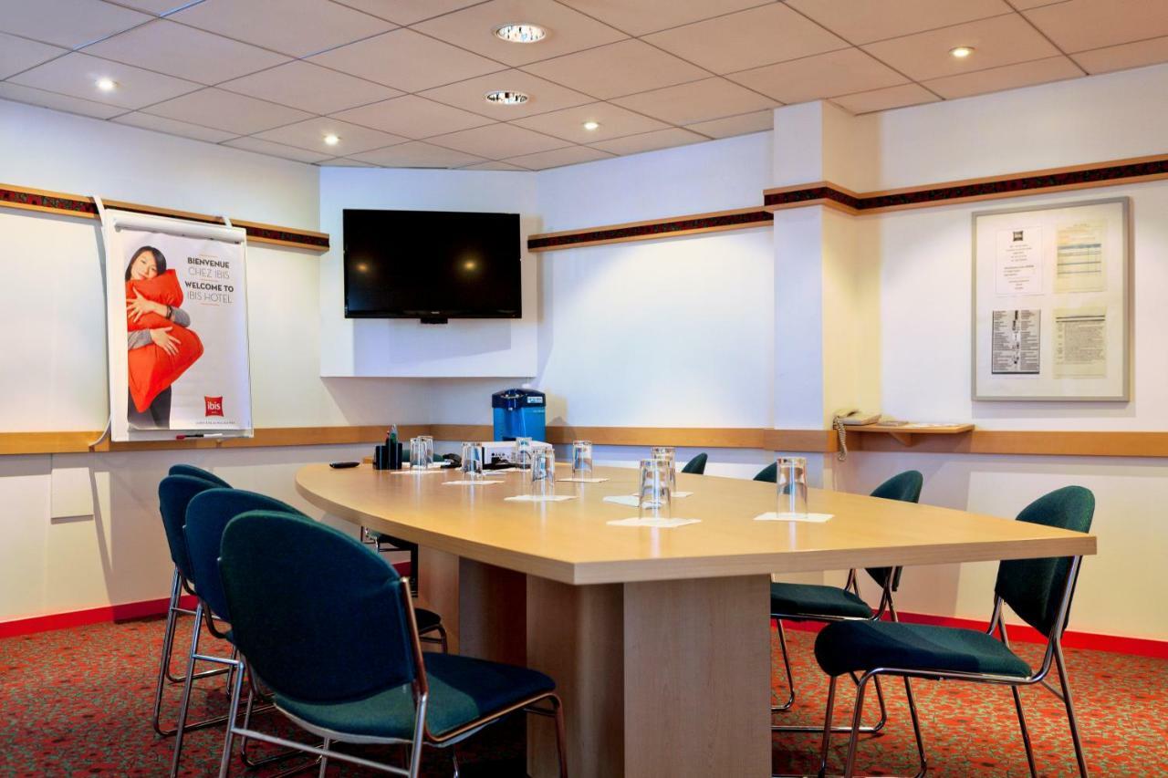 Ibis Lyon Est Hotel 3*