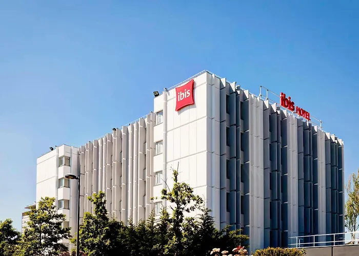 Ibis Lyon Est Bron