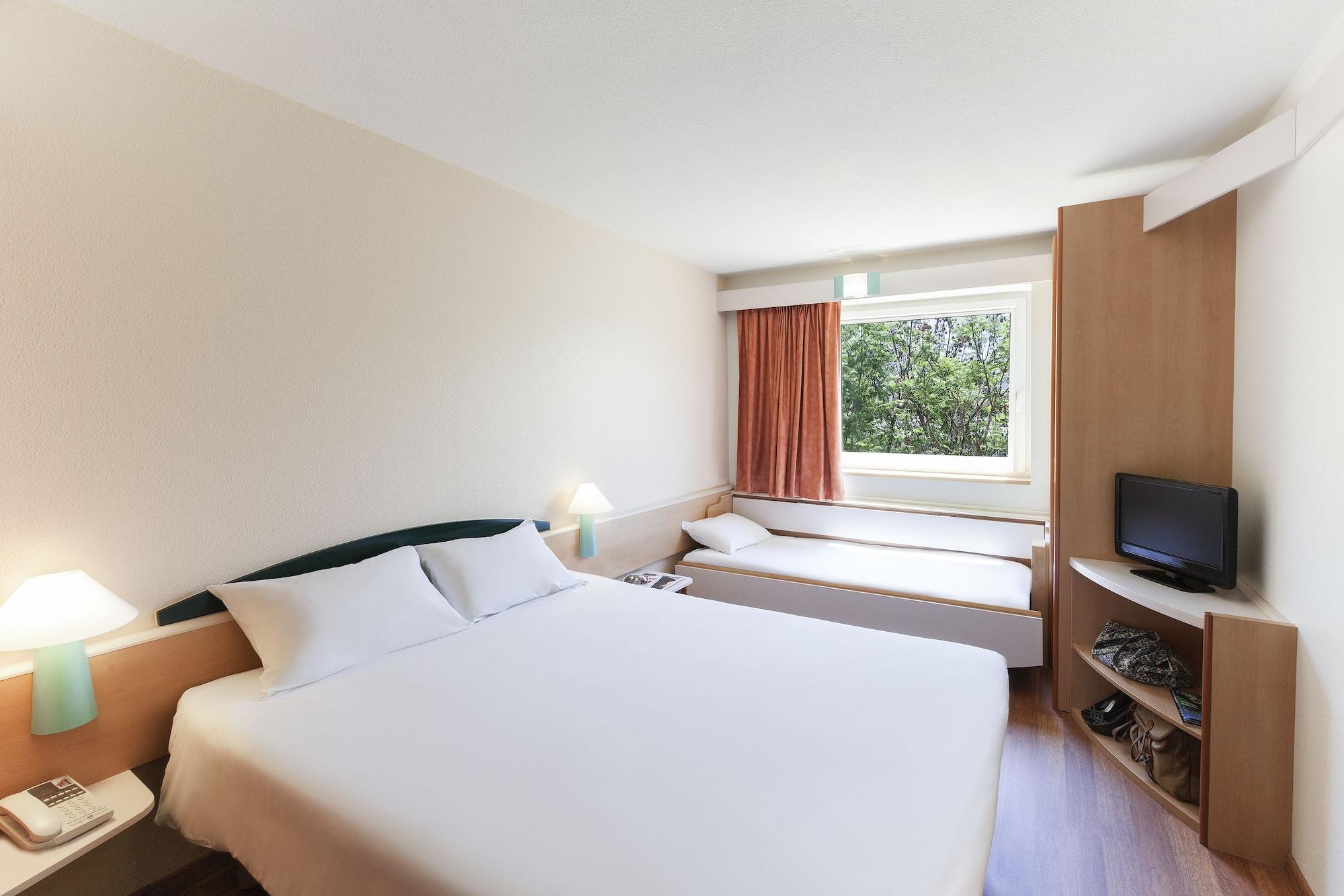 Ibis Lyon Est Hotel Bron
