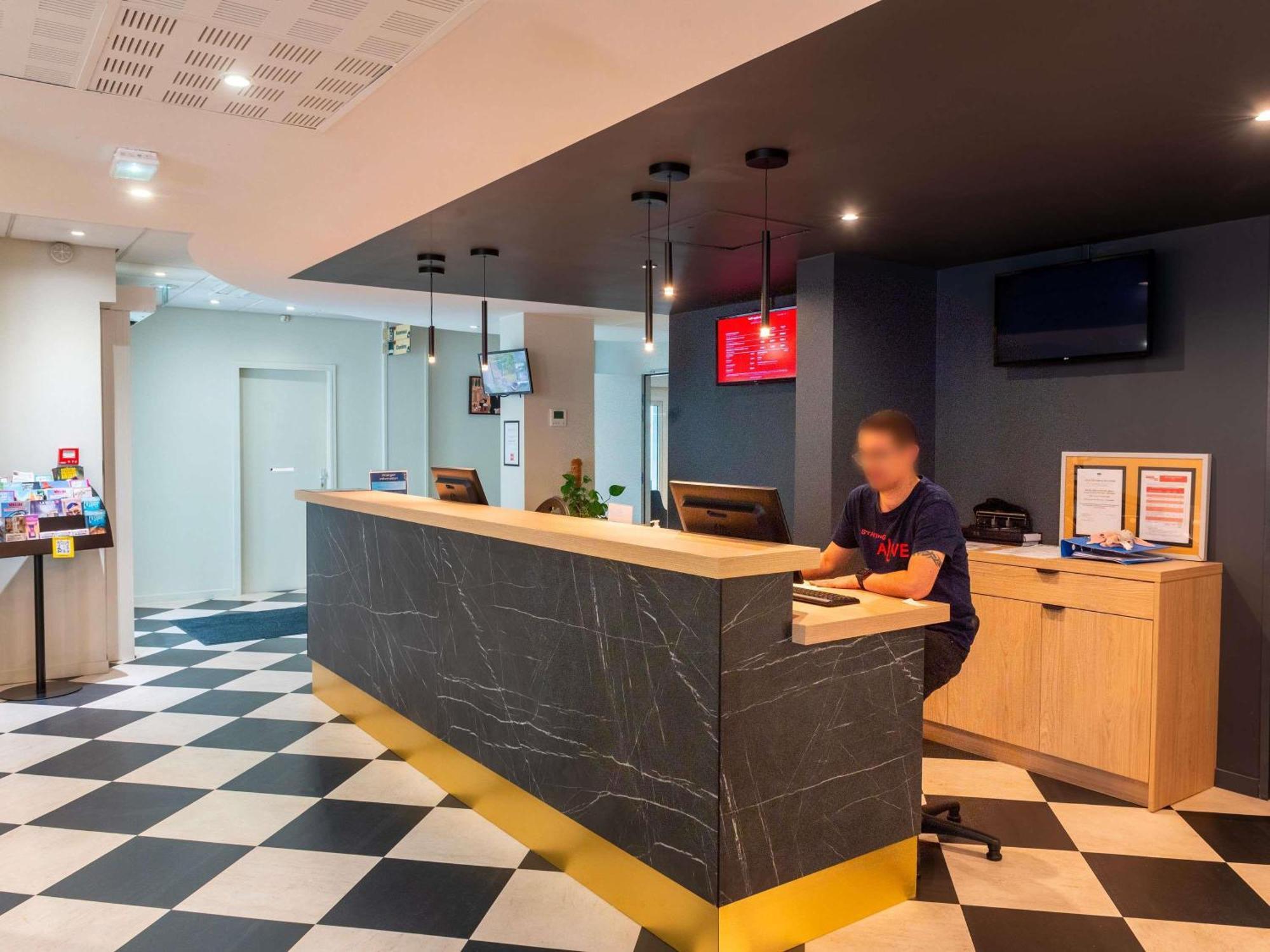 Ibis Lyon Est Hotel Bron