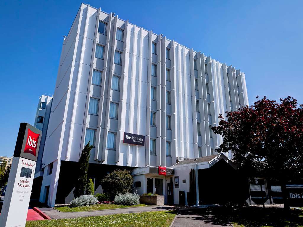 Ibis Lyon Est Hotel